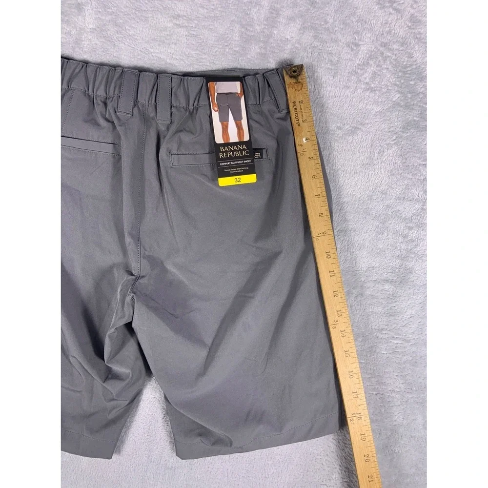 Banana Republic Comfort Flat Front Short Mens Size 32 Gray Shorts NWT
